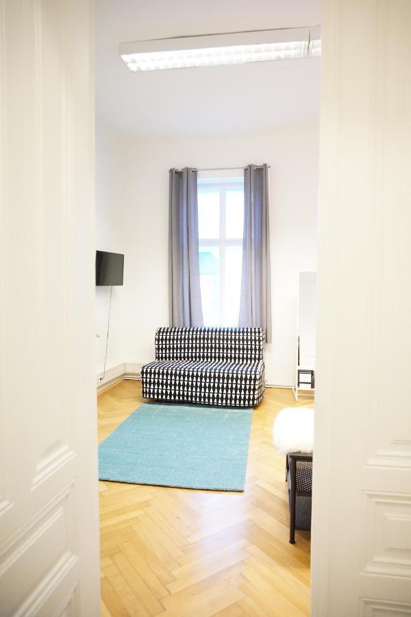 Urban City Apartment - Contactless Check-In Вена Экстерьер фото